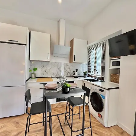 Lafrenchtouch - Estudio Con Piscina Todo El Ano Apartment