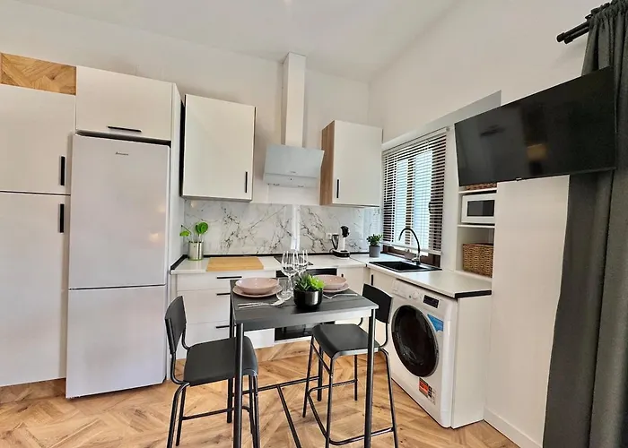 Lafrenchtouch - Estudio Con Piscina Todo El Ano Lägenhet