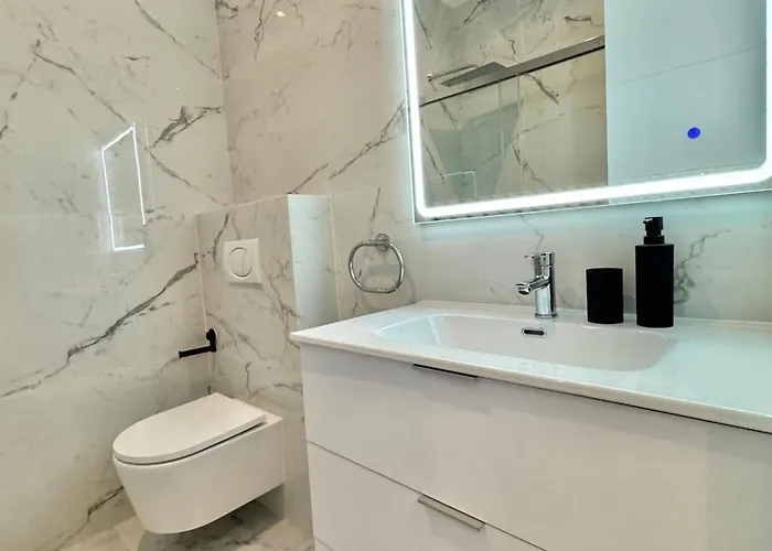 Lafrenchtouch - Estudio Con Piscina Todo El Ano Lägenhet