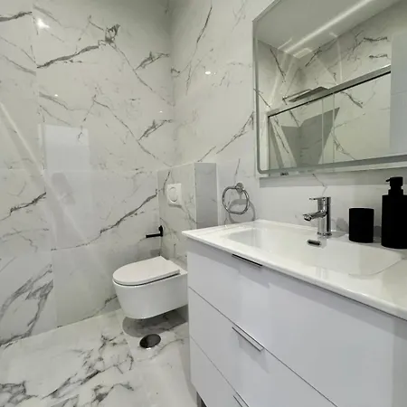 Lafrenchtouch - Estudio Con Piscina Todo El Ano 아파트