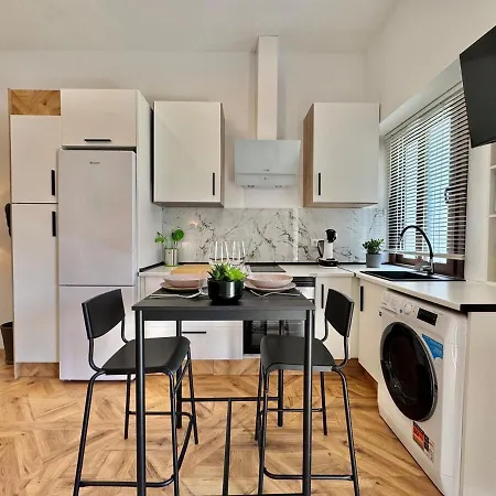 Lafrenchtouch - Centrico Estudio Con Piscinas Apartment *