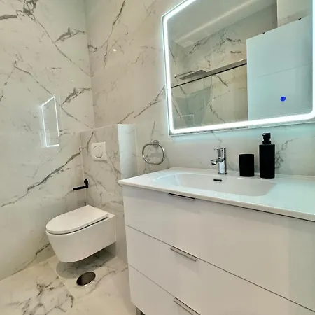 Lafrenchtouch - Centrico Estudio Con Piscinas Apartment